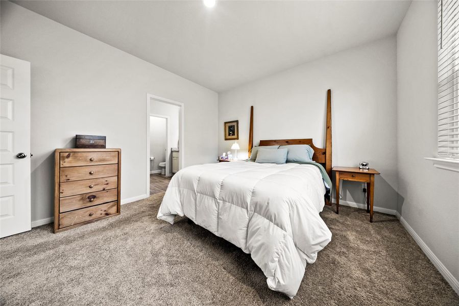 Furnished interior view inside a new home in , Elgin (Image 11).