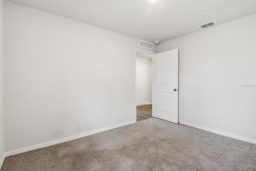 Spacious, unfurnished interior of a new home in , Dunnellon (Image 28).