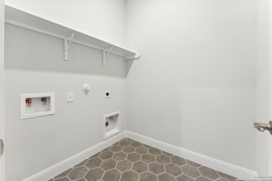 Spacious, unfurnished interior of a new home in The Crossvine 45’, Schertz (Image 32).