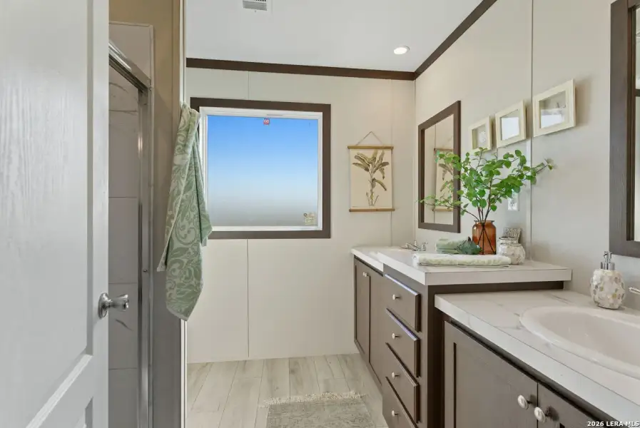 Furnished interior view inside a new home in , Seguin (Image 14).