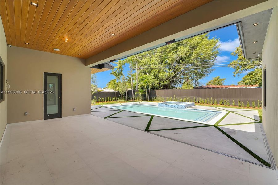 Exterior details and patio area of a home in , Miami (Image 35).