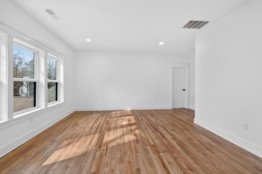 Spacious, unfurnished interior of a new home in , Norcross (Image 62).