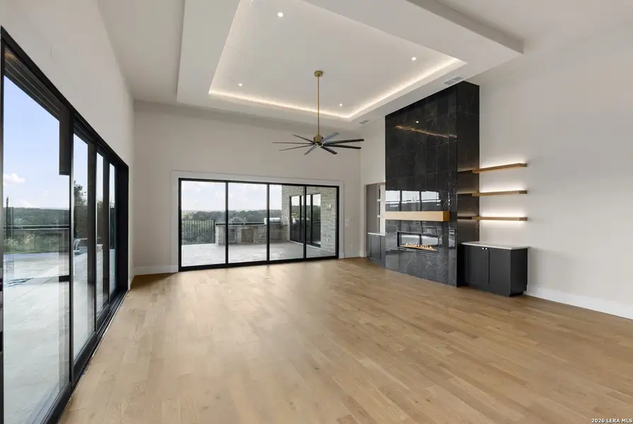 Spacious, unfurnished interior of a new home in , Canyon Lake (Image 29).