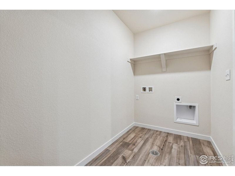 Spacious, unfurnished interior of a new home in The Overlook at Johnstown Farms, Johnstown (Image 27).