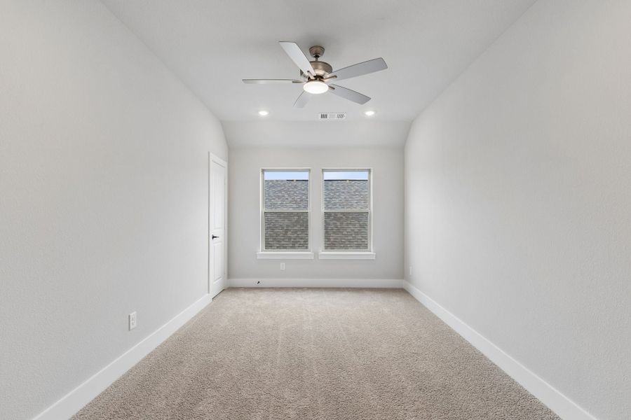 Spacious, unfurnished interior of a new home in Dove Hollow, Waxahachie (Image 33). Spacious, unfurnished interior of a new home in Dove Hollow, Waxahachie (Image 33).