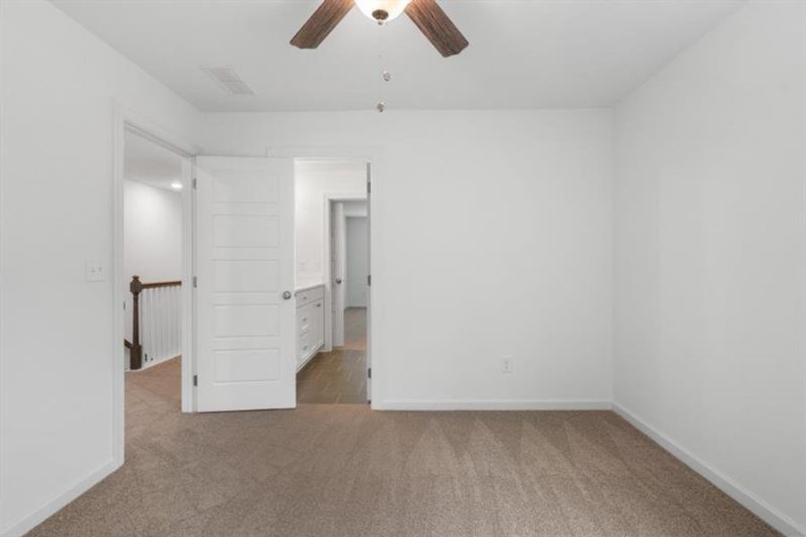 Spacious, unfurnished interior of a new home in , Athens (Image 20).