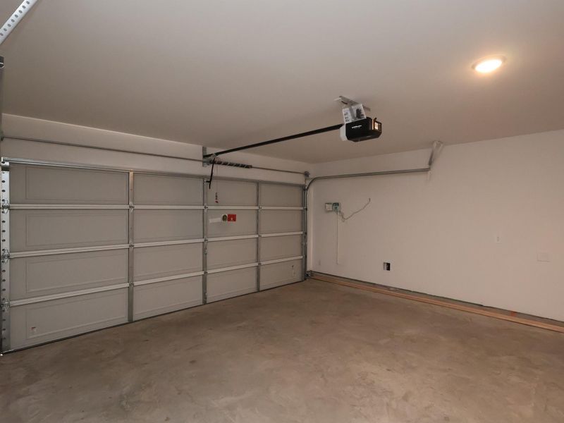 Spacious, unfurnished interior of a new home in Magnolia Ridge, Magnolia (Image 20). Spacious, unfurnished interior of a new home in Magnolia Ridge, Magnolia (Image 20).