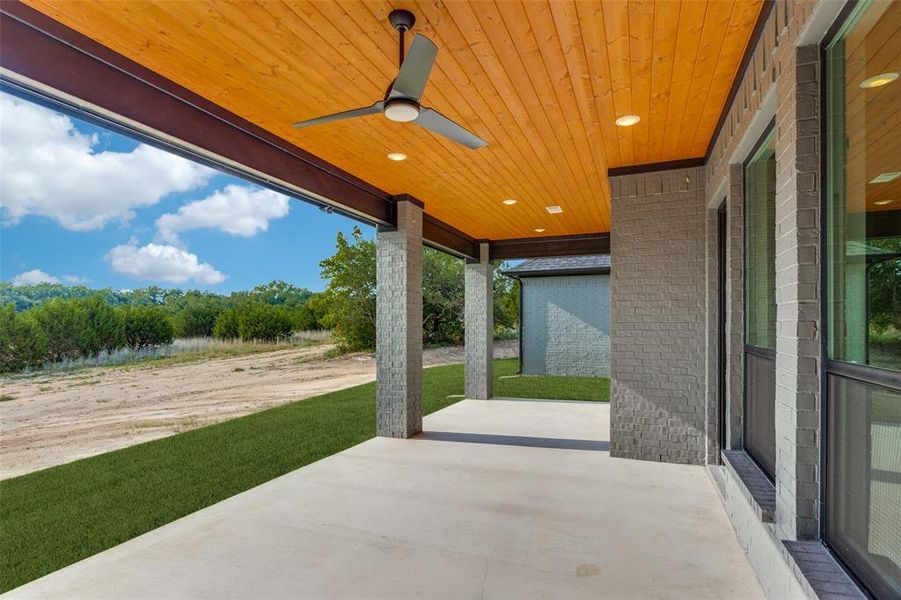 Exterior details and patio area of a home in Woodland Lakes, Weatherford (Image 4). Exterior details and patio area of a home in Woodland Lakes, Weatherford (Image 4).