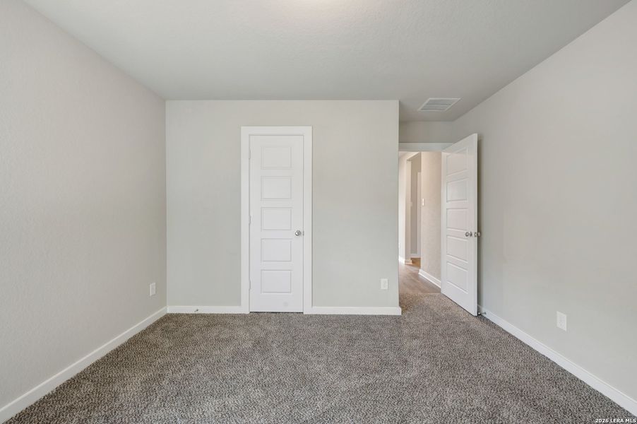 Spacious, unfurnished interior of a new home in Winding Brook, San Antonio (Image 47).