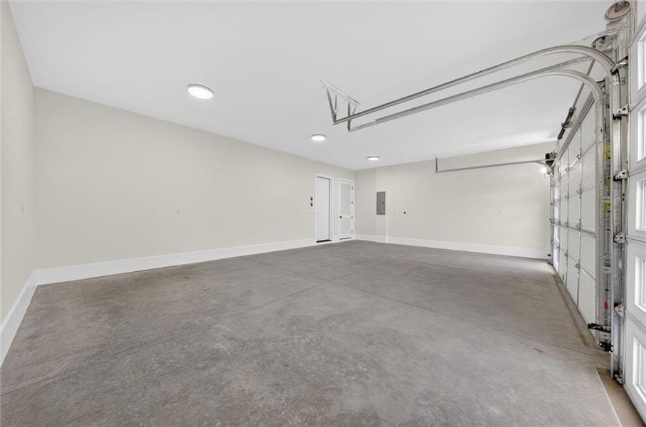 Spacious, unfurnished interior of a new home in , Auburn (Image 51). Spacious, unfurnished interior of a new home in , Auburn (Image 51).