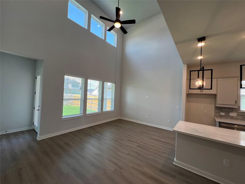 Spacious, unfurnished interior of a new home in Cascades at Onion Creek, Austin (Image 28).