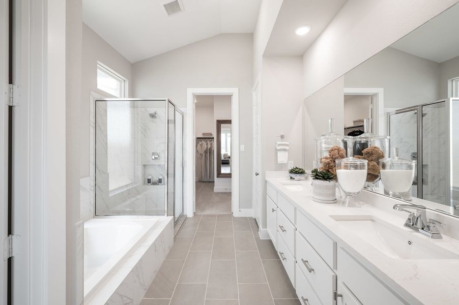 Representative furnished interior of a home built from the Verdin by Tri Pointe Homes in Pecan Ridge, Fulshear (Image 76).