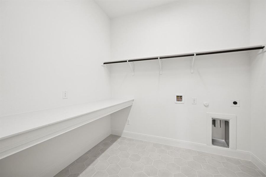 Spacious, unfurnished interior of a new home in Terraces – Classics, Rockwall (Image 15). Spacious, unfurnished interior of a new home in Terraces – Classics, Rockwall (Image 15).