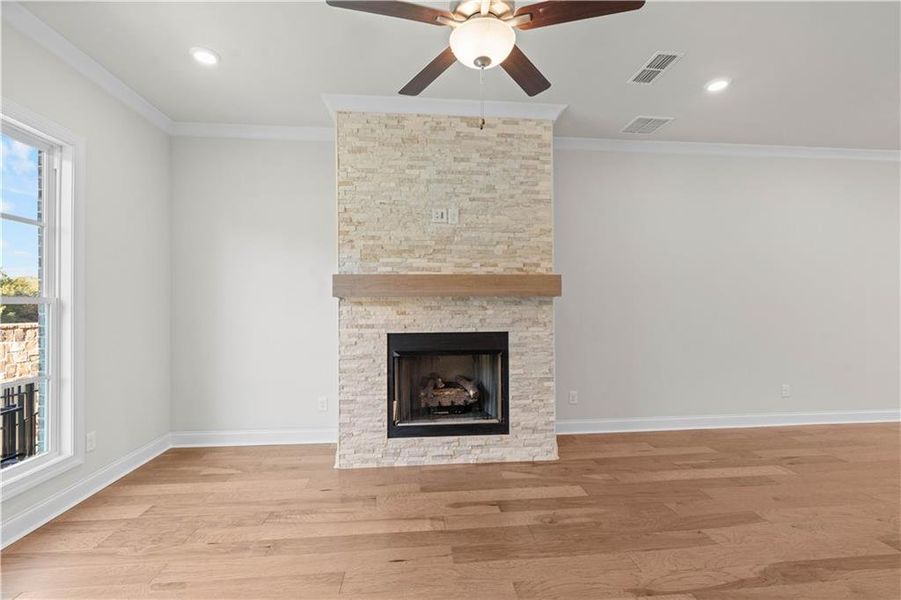 Spacious, unfurnished interior of a new home in Ward's Crossing Townhomes, Johns Creek (Image 33).