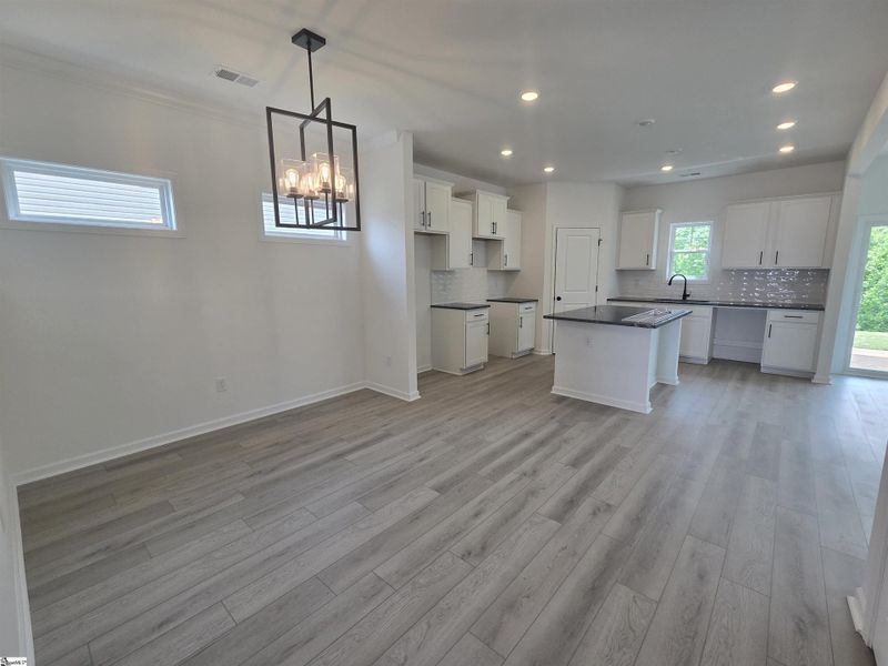 Spacious, unfurnished interior of a new home in Shiloh Trail, Wellford (Image 13).