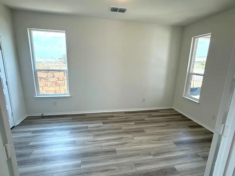 Spacious, unfurnished interior of a new home in Salerno - Heritage Collection, Round Rock (Image 10).