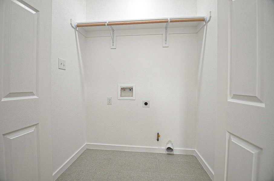 Spacious, unfurnished interior of a new home in , Houston (Image 12).