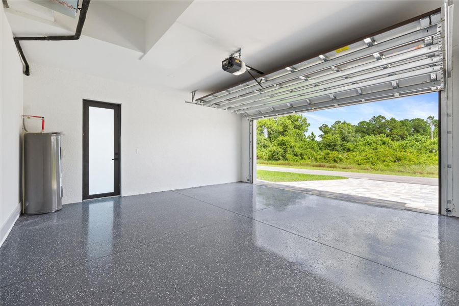 Spacious, unfurnished interior of a new home in , Lehigh Acres (Image 22).