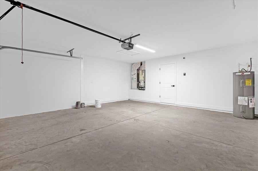 Spacious, unfurnished interior of a new home in , Ocala (Image 19). Spacious, unfurnished interior of a new home in , Ocala (Image 19).