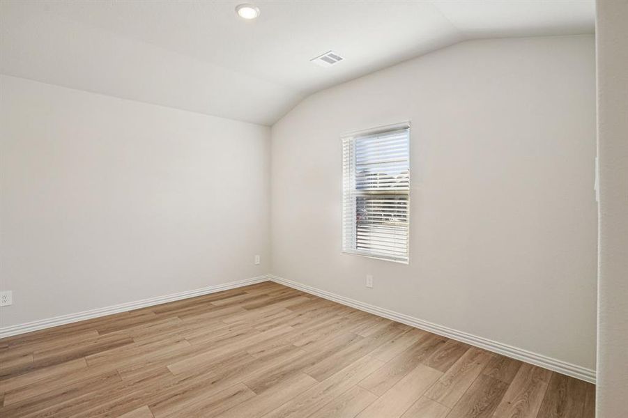 Spacious, unfurnished interior of a new home in Windmore, Princeton (Image 28).