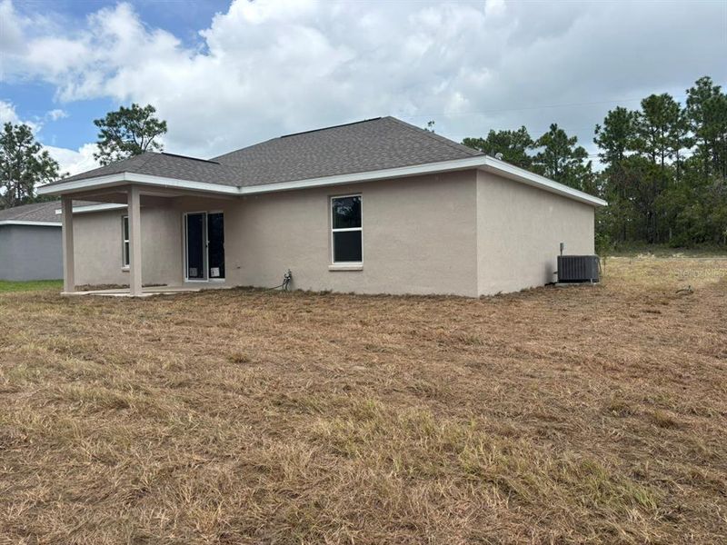 Exterior details and patio area of a home in , Dunnellon (Image 4). Exterior details and patio area of a home in , Dunnellon (Image 4).