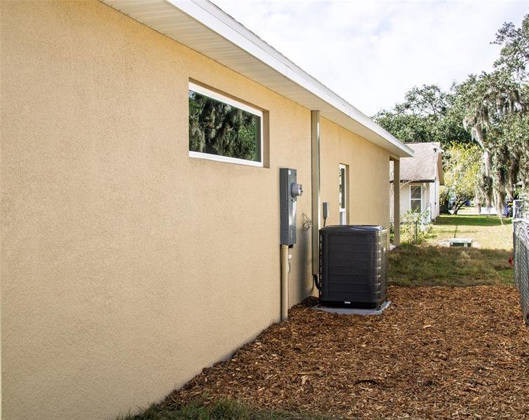Exterior details and patio area of a home in , Sebring (Image 4).