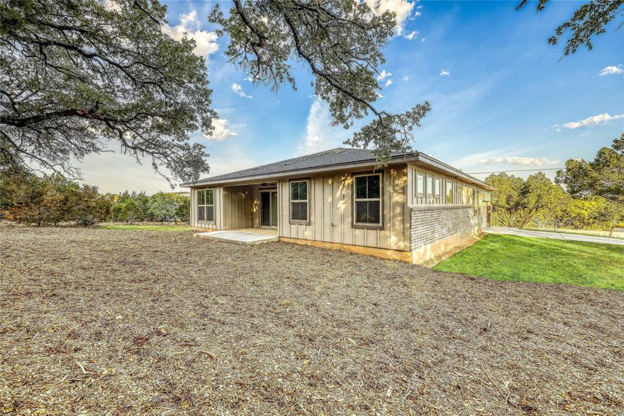 Nice large corner lot backyard! Nice large corner lot backyard!