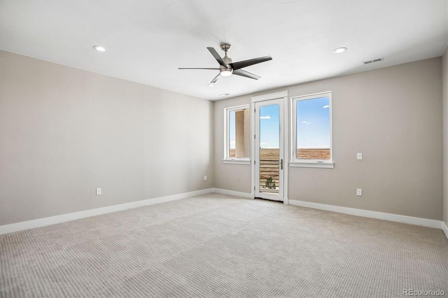 Spacious, unfurnished interior of a new home in , Hudson (Image 22).