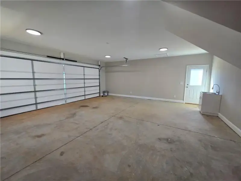 Spacious, unfurnished interior of a new home in , Gainesville (Image 41). Spacious, unfurnished interior of a new home in , Gainesville (Image 41).
