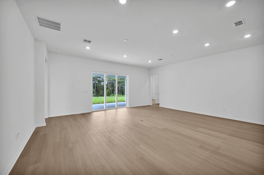 Spacious, unfurnished interior of a new home in Fiddler's Cove, Kingsland (Image 12). Spacious, unfurnished interior of a new home in Fiddler's Cove, Kingsland (Image 12).