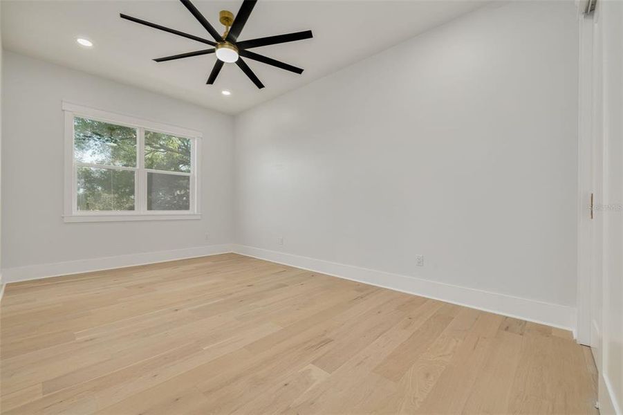 Spacious, unfurnished interior of a new home in , St. Petersburg (Image 36).