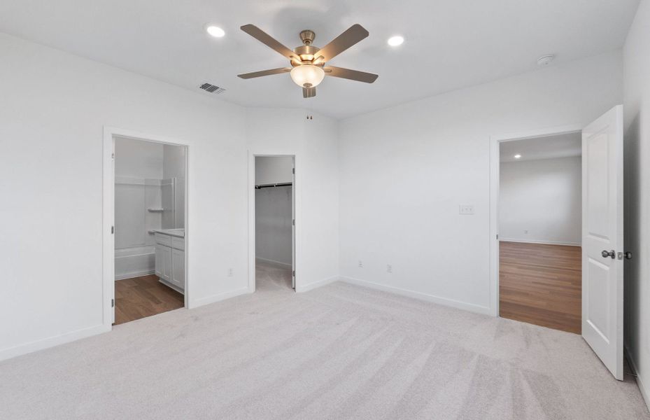 Spacious, unfurnished interior of a new home in Alto, San Marcos (Image 15).