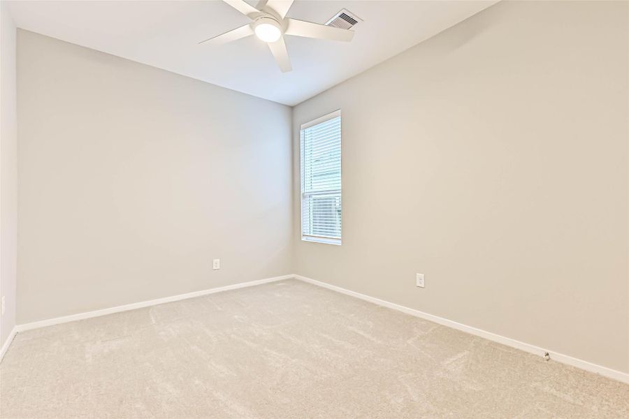 Spacious, unfurnished interior of a new home in Lago Mar, Texas City (Image 25).