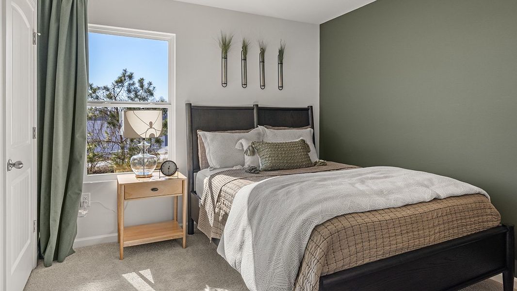 Representative furnished interior of a home built from the Sudbury by D.R. Horton in Pointe Park, Union City (Image 37).