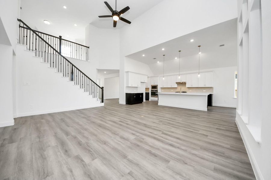 Spacious, unfurnished interior of a new home in ARTAVIA, Conroe (Image 24).