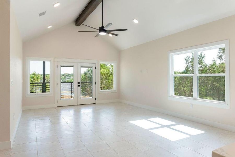 Spacious, unfurnished interior of a new home in , Granbury (Image 18).