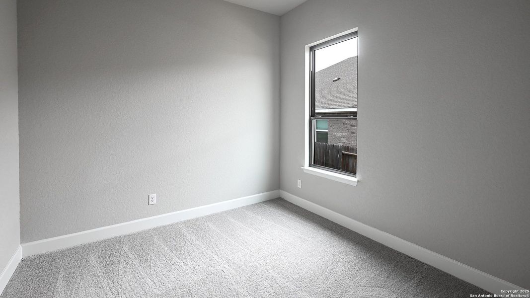 Spacious, unfurnished interior of a new home in Veramendi 60', New Braunfels (Image 17).