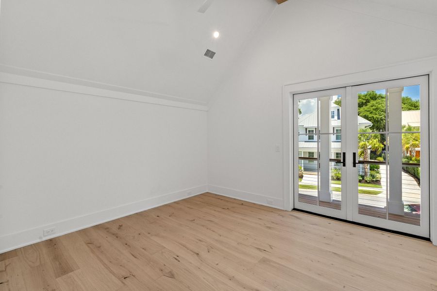 Spacious, unfurnished interior of a new home in , Charleston (Image 61).
