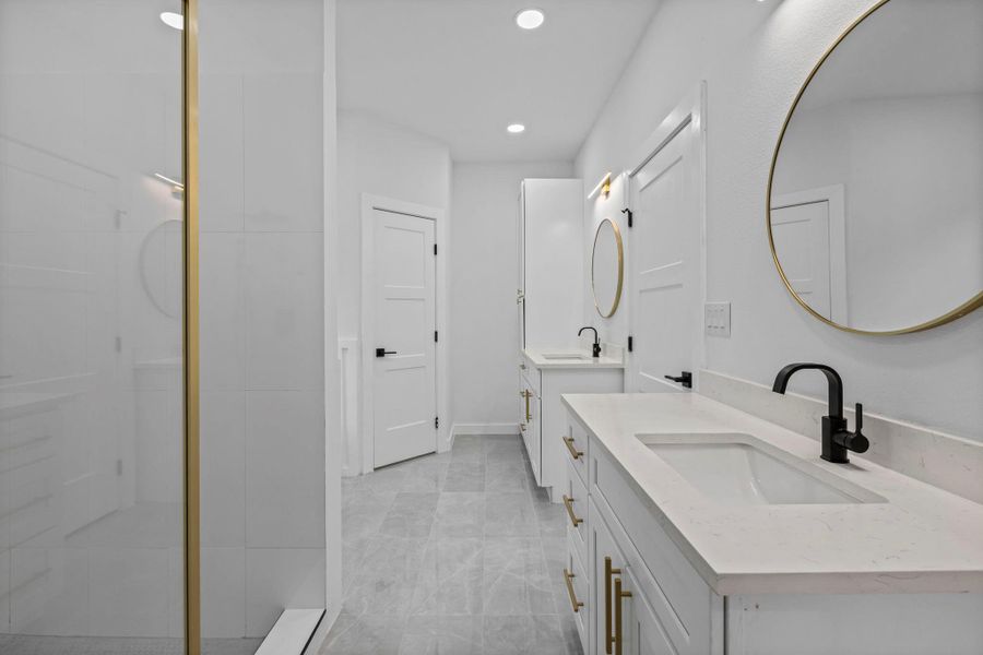 Furnished interior view inside a new home in , Wimberley (Image 9).