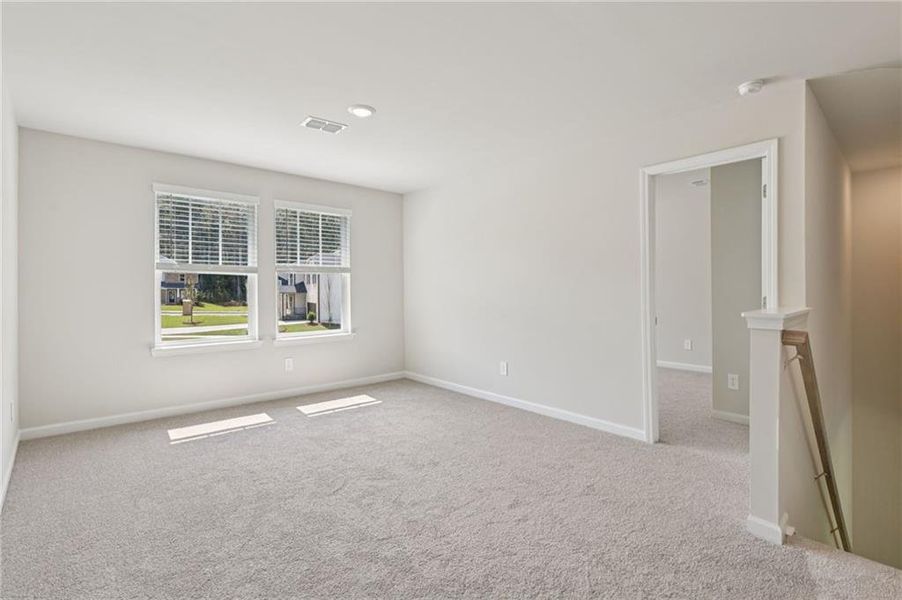 Spacious, unfurnished interior of a new home in The Oaks at Dawson, Dawsonville (Image 23).