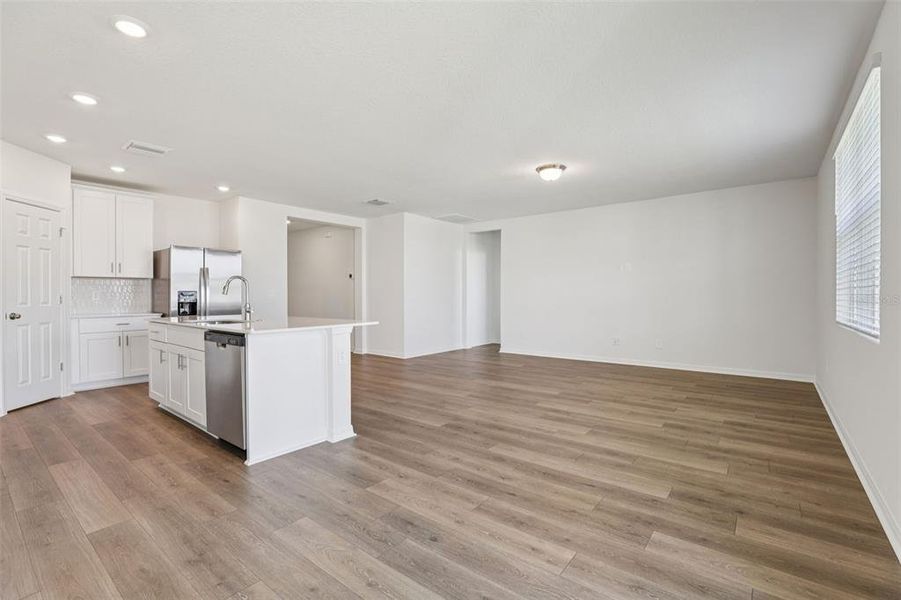 Spacious, unfurnished interior of a new home in The Reserve at Twin Lakes, St. Cloud (Image 24).