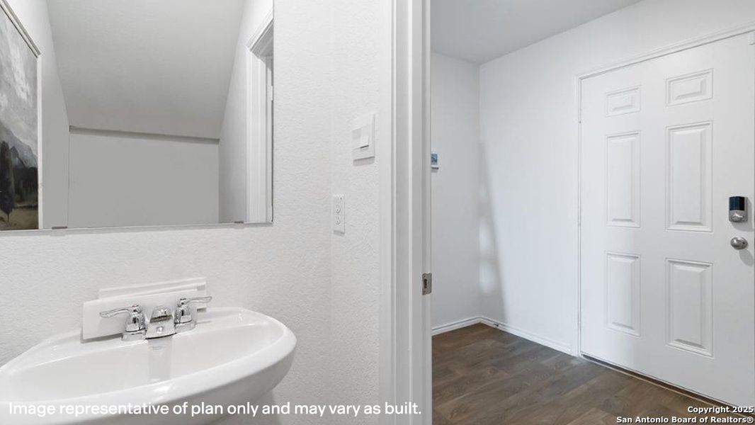 Image 47 of a home in Avenida.