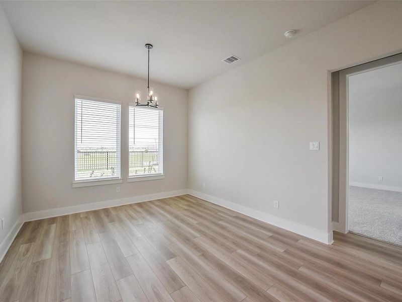 Spacious, unfurnished interior of a new home in Sierra Vista, Rosharon (Image 35).