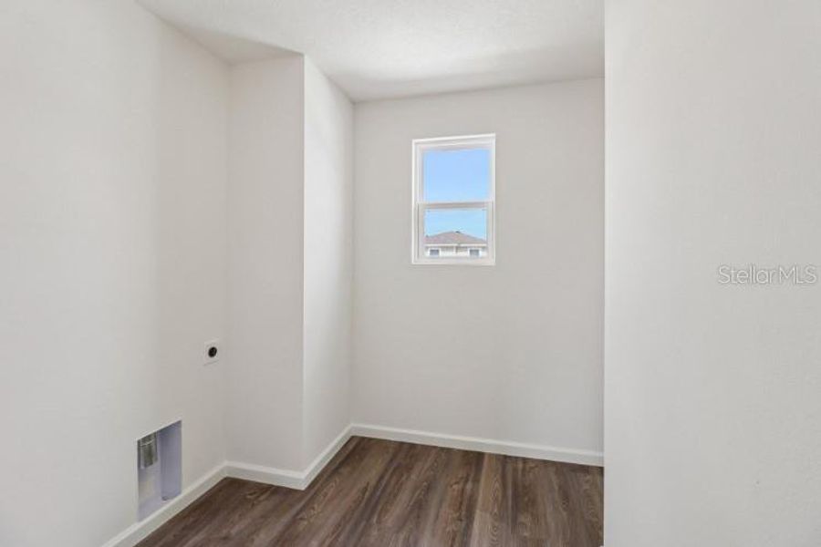 Spacious, unfurnished interior of a new home in Palm Bay Classic, Palm Bay (Image 9).