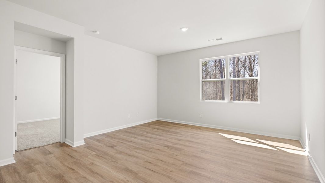 Spacious, unfurnished interior of a new home in South Wind, Union City (Image 17).