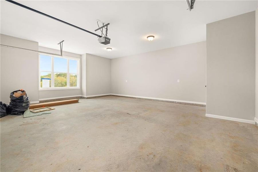 Spacious, unfurnished interior of a new home in , Jefferson (Image 31).