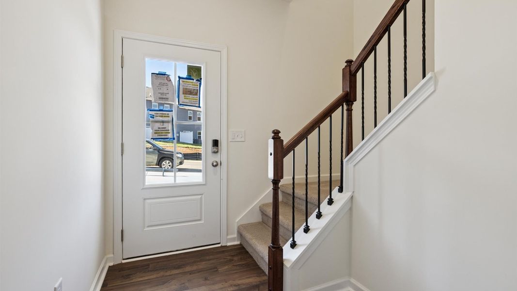 Spacious, unfurnished interior of a new home in Cherokee Crossing, Kodak (Image 15).