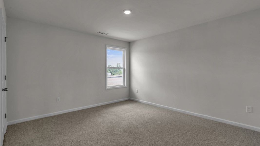Spacious, unfurnished interior of a new home in Eagle Creek, Fuquay Varina (Image 31).