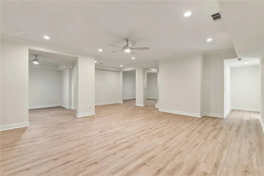 Spacious, unfurnished interior of a new home in , Sandy Springs (Image 67).