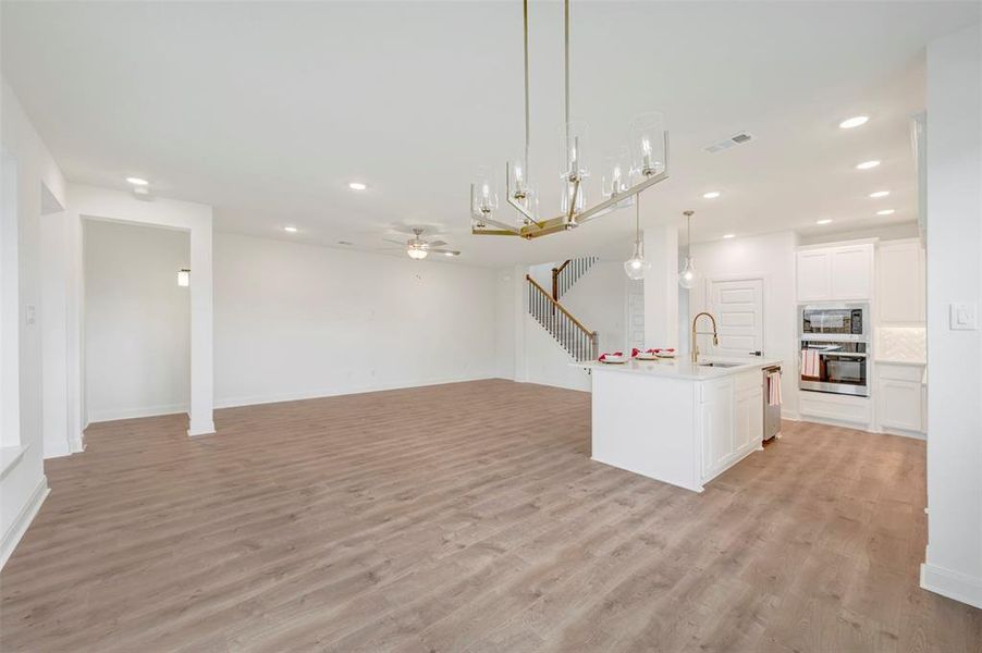 Spacious, unfurnished interior of a new home in Talia – Garden Series, Mesquite (Image 36).